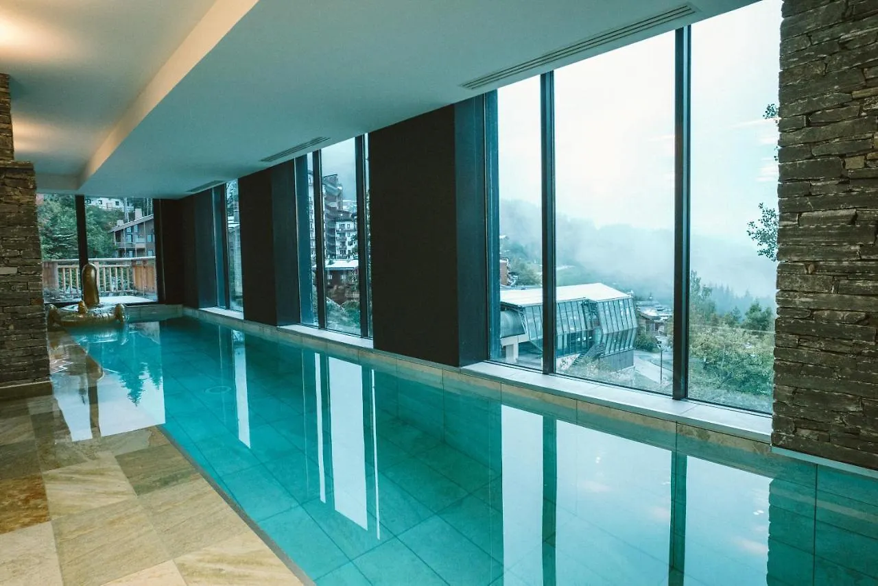 Chalet 360° Courchevel - Ski In, Ski Out Villa