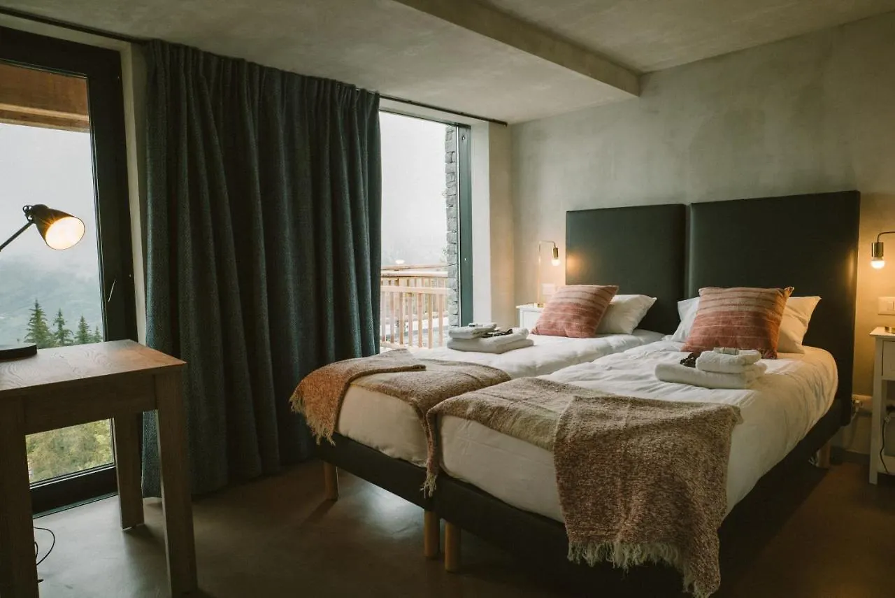 Chalet 360° Courchevel - Ski In, Ski Out Villa