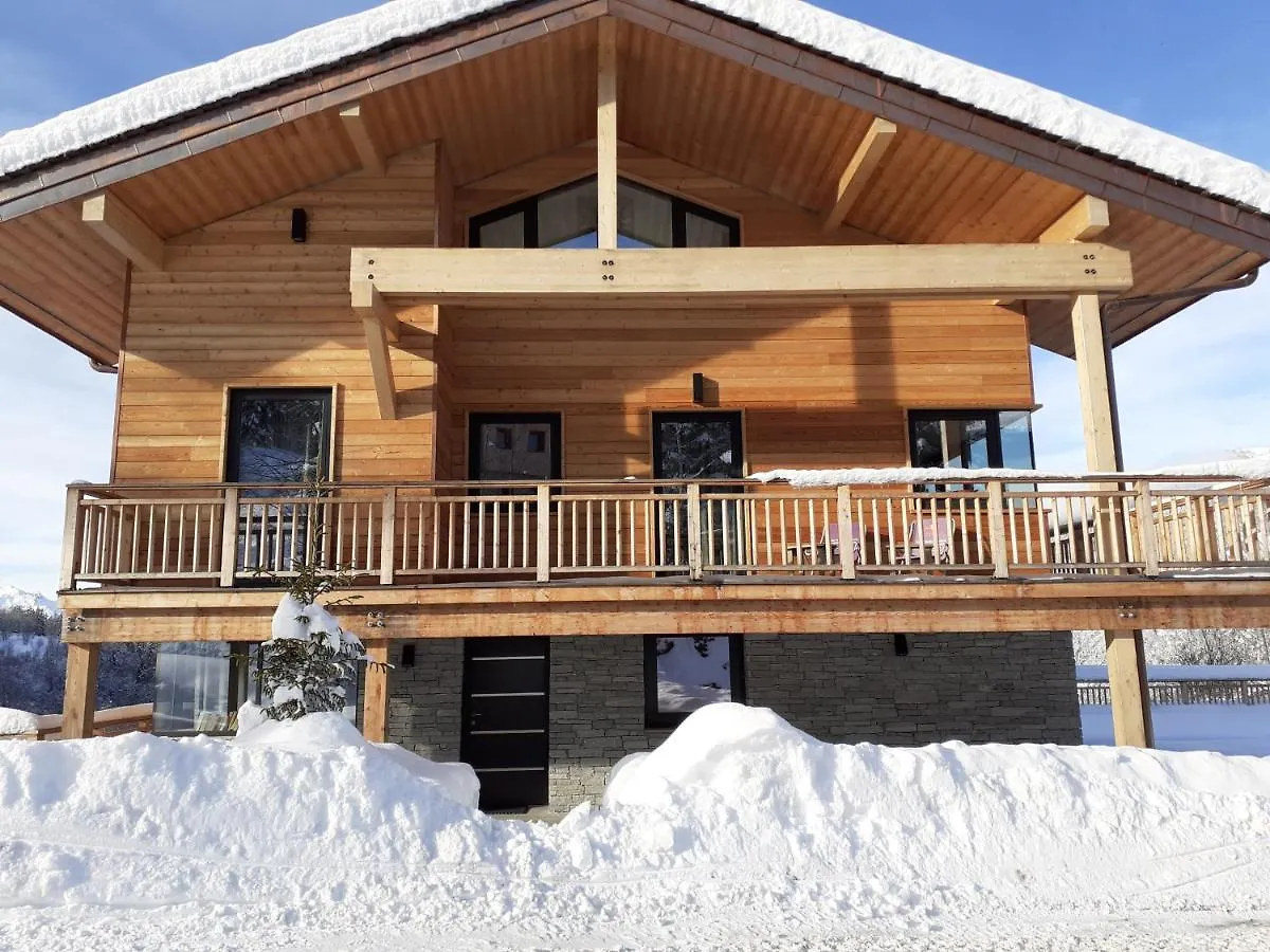 Chalet 360° Courchevel - Ski In, Ski Out Villa