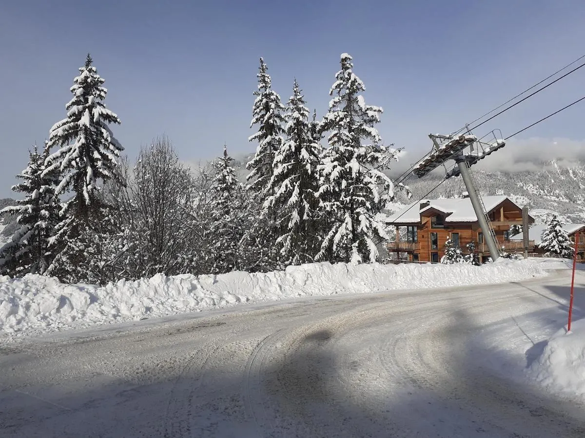 Chalet 360° Courchevel - Ski In, Ski Out Villa